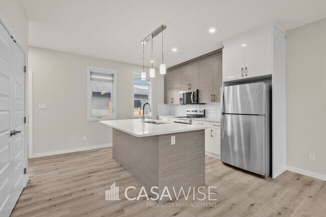 6536 Chappelle Vis S W in Edmonton, AB - Building Photo - Building Photo