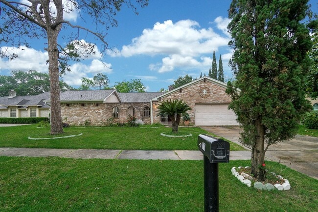 5611 Arncliffe Dr in Houston, TX - Building Photo - Building Photo