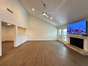 3031 S Blue Meadow Cir in Sugar Land, TX - Building Photo - Building Photo