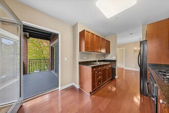 255 E Liberty Dr in Wheaton, IL - Building Photo - Building Photo