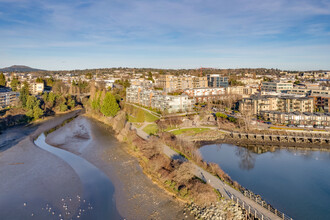 365 Waterfront in Victoria, BC - Building Photo - Building Photo