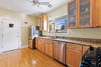 1760 Henley St in Glenview, IL - Building Photo - Building Photo