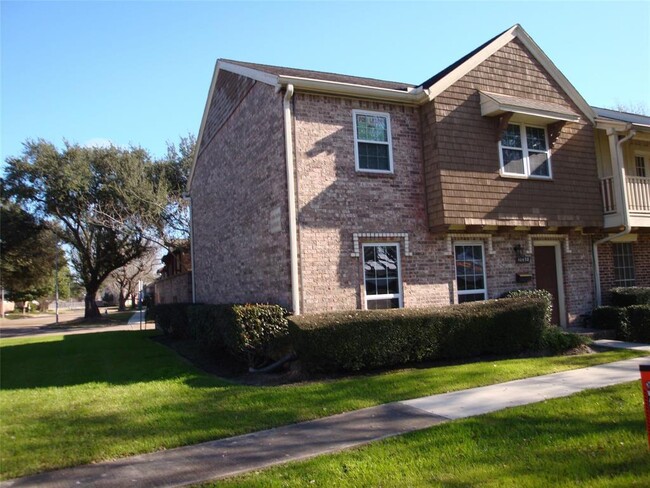 10498 Hammerly Blvd in Houston, TX - Building Photo - Building Photo