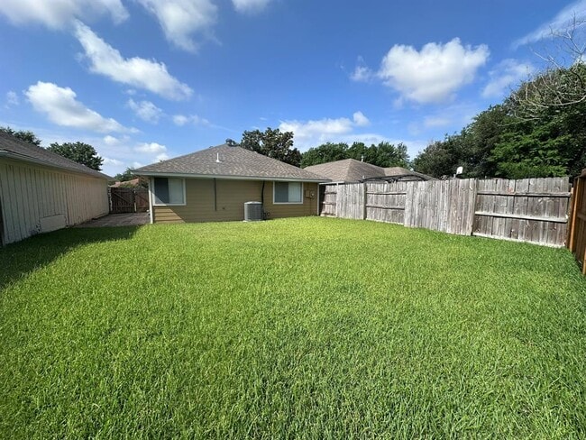 9210 Goodmeadow Dr in Houston, TX - Building Photo - Building Photo