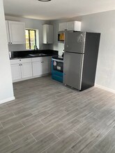 105 E Grant Rd in Tucson, AZ - Building Photo - Building Photo