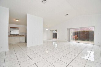 1456 Waterway Cove Dr in Wellington, FL - Building Photo - Building Photo