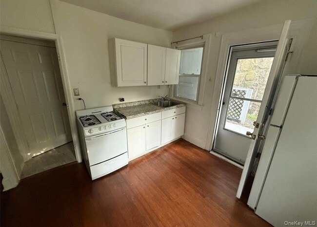 364 Ashford Ave in Dobbs Ferry, NY - Building Photo - Building Photo