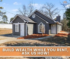 7960 E Field Dr in Douglasville, GA - Building Photo