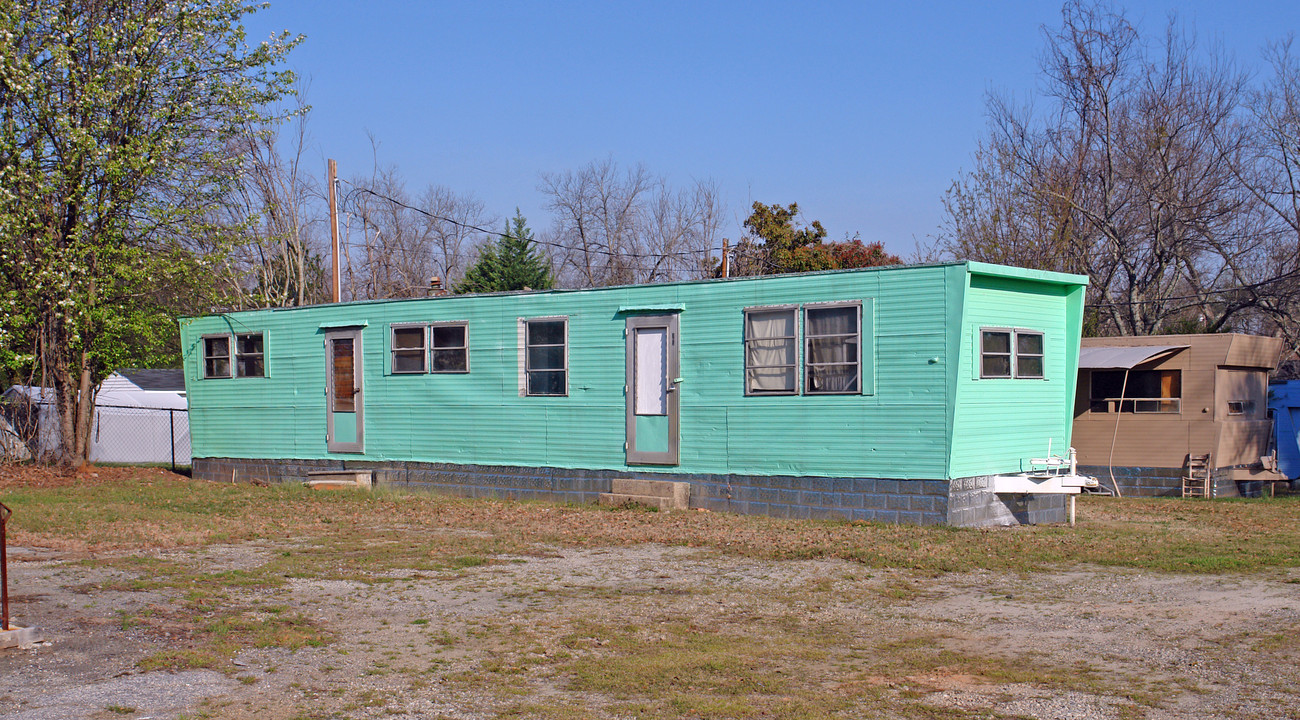 807 E Main St in Easley, SC - Foto de edificio