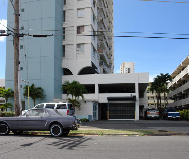 Summer Villa in Honolulu, HI - Foto de edificio - Building Photo