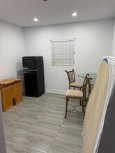 2010 NW 55th Terrace-Unit -2 in Miami, FL - Building Photo - Building Photo