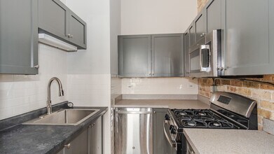 1300 N Milwaukee Ave in Chicago, IL - Building Photo - Building Photo