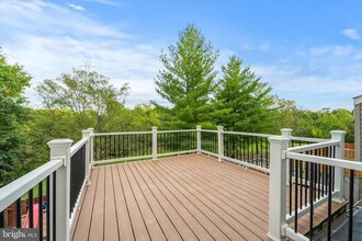 21092 Lost Moccasin Terrace in Ashburn, VA - Building Photo - Building Photo