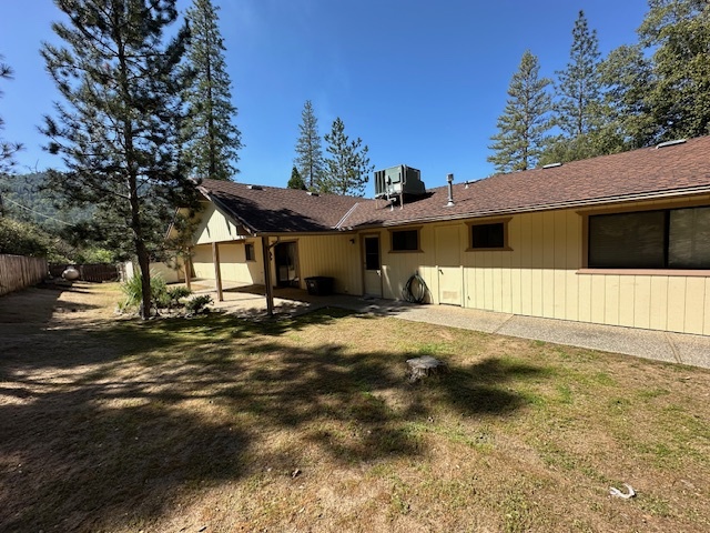 37912 China Creek Rd in Oakhurst, CA - Building Photo