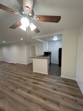 8650 Gulana Ave, Unit L2168 in Los Angeles, CA - Building Photo - Building Photo