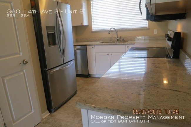360 14th Ave S-Unit -Unit B in Jacksonville Beach, FL - Building Photo - Building Photo
