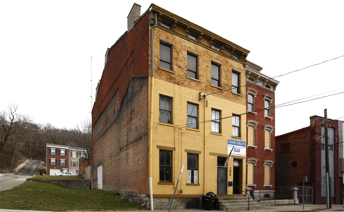 288 W McMicken Ave in Cincinnati, OH - Building Photo