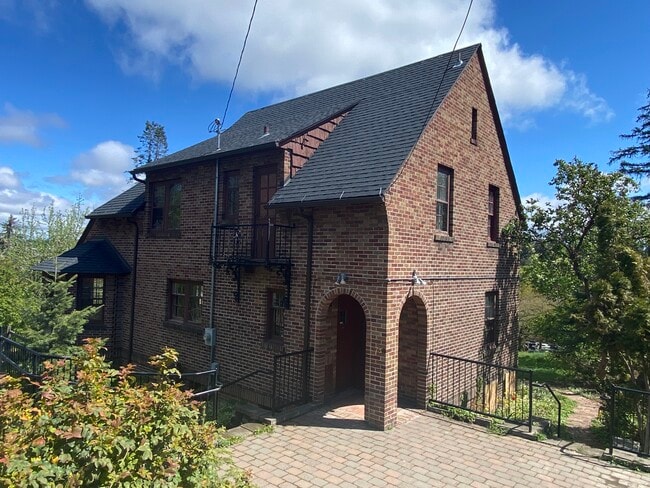 property at 975 NE B St