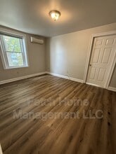 243 Old Leacock Rd in Gordonville, PA - Foto de edificio - Building Photo