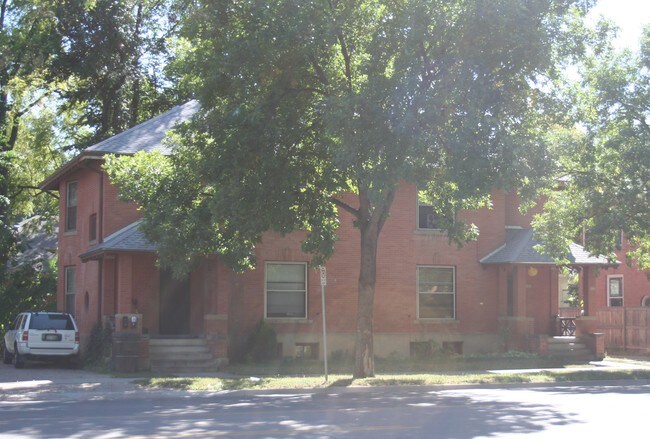 221-223 W Mulberry St in Fort Collins, CO - Foto de edificio - Building Photo