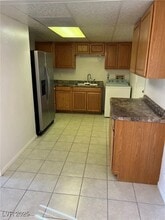 1344 Chestnut St in Henderson, NV - Building Photo - Building Photo