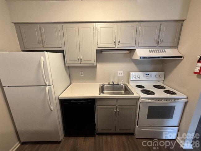 381 20th Ave NE in Hickory, NC - Building Photo - Building Photo