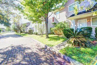 15850 E Park Ct in Houston, TX - Building Photo - Building Photo