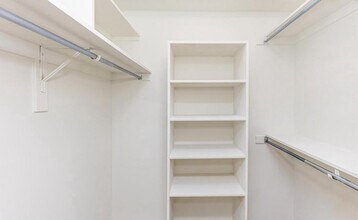 5501 Seminary Rd, Unit 402 S in Falls Church, VA - Foto de edificio - Building Photo