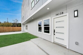 7413 N Star St in Houston, TX - Building Photo - Building Photo