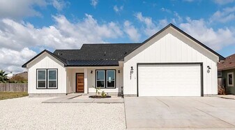 13942 Ketch St in Corpus Christi, TX - Building Photo