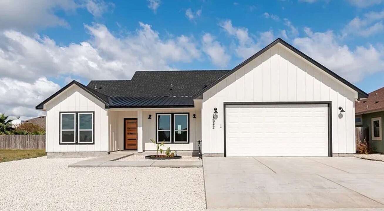 13942 Ketch St in Corpus Christi, TX - Building Photo