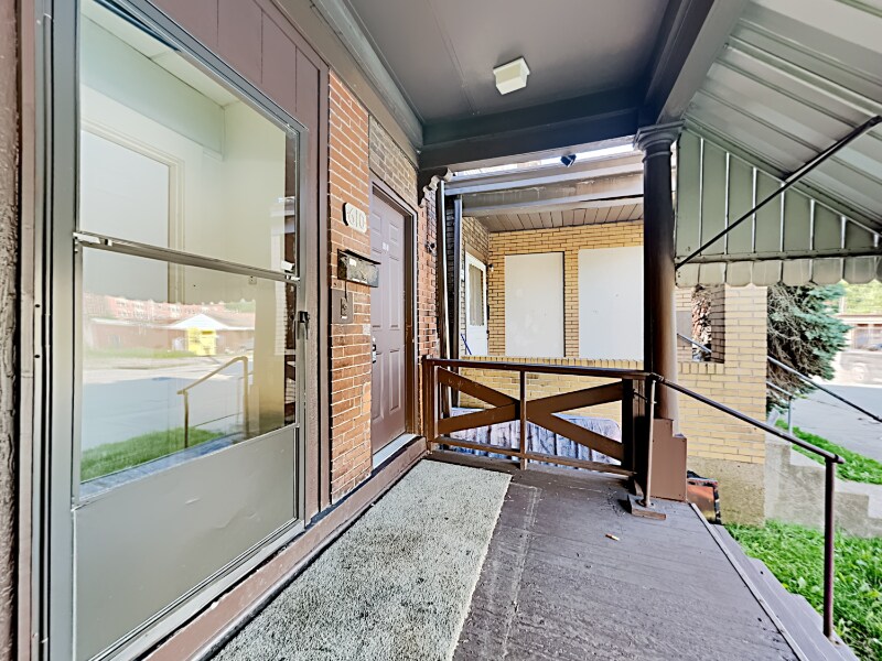 610 Center St-Unit -B in Pittsburgh, PA - Building Photo