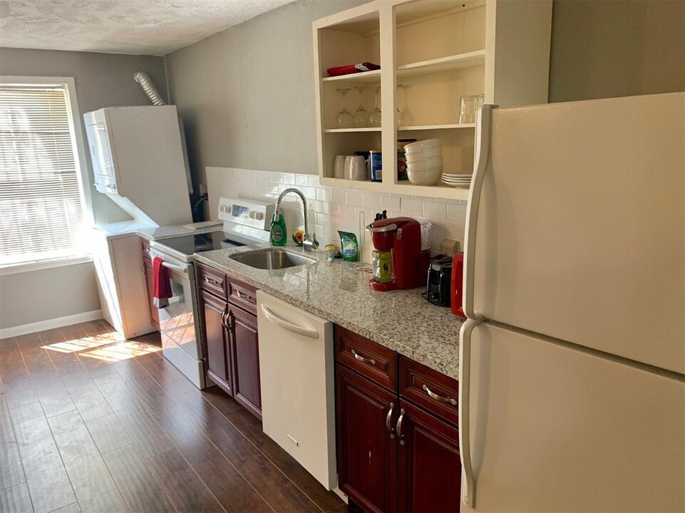 2311 hazy knoll Ln in Houston, TX - Building Photo