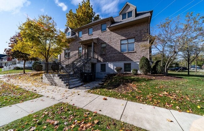 806 S Bend Ave