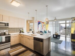 Linear Apartment Homes in Phoenix, AZ - Foto de edificio - Building Photo