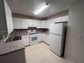 1372 NW 93rd Terrace in Coral Springs, FL - Building Photo - Building Photo