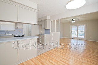 126 NE 11th St in Moore, OK - Building Photo - Building Photo