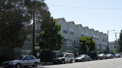 Kenneth Henry Court in Oakland, CA - Building Photo - Building Photo