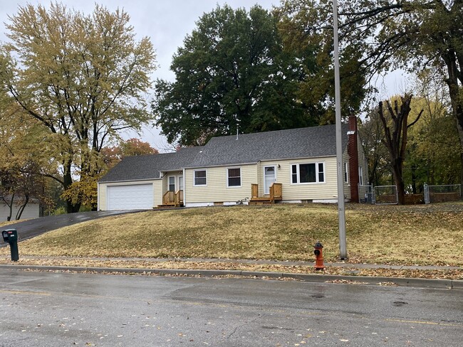 property at 1325 NE Englewood Rd