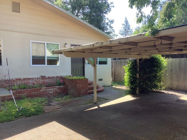 922-924 Wright St in Santa Rosa, CA - Building Photo - Building Photo