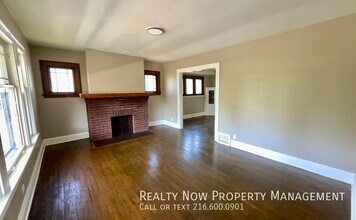 949 Helmsdale Rd, Unit Unit 1 in Cleveland Heights, OH - Building Photo - Building Photo