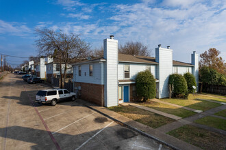 Central Park TownHomes in Fort Worth, TX - Building Photo - Building Photo