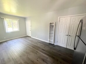 2403 Louella Ave in Los Angeles, CA - Building Photo - Building Photo
