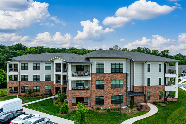 Villa Apartments in Greensboro, NC - Building Photo - Building Photo