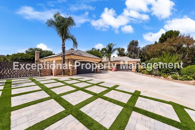 property at 2480 Oak Ave