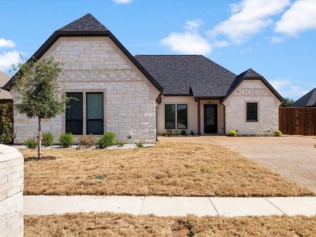 property at 8101 Oak Hollow Dr