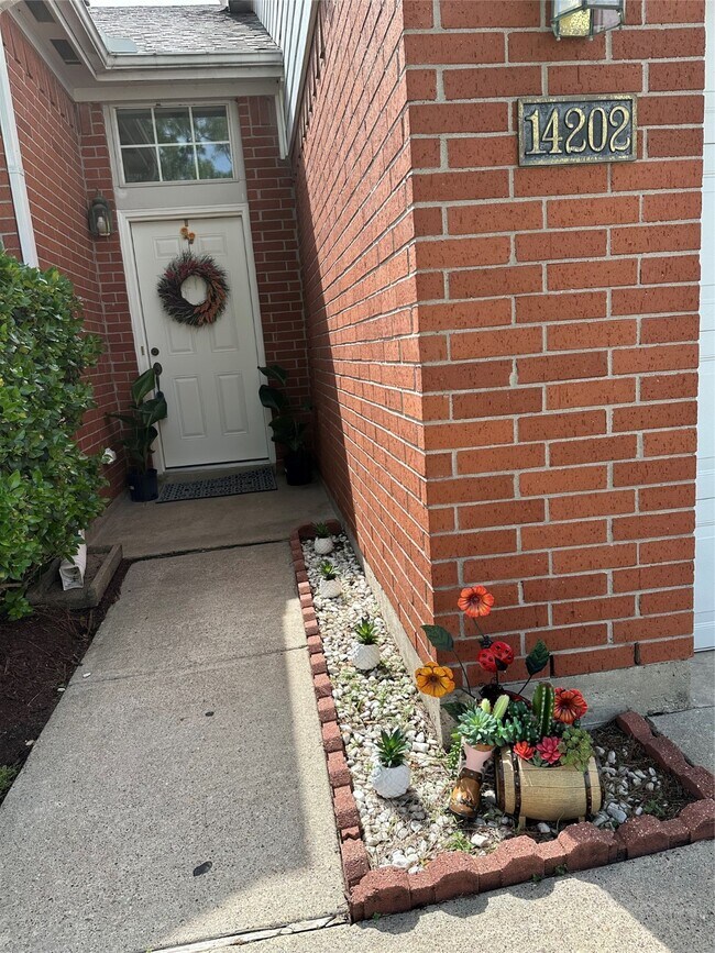 14202 Misty Knoll Ct in Houston, TX - Building Photo - Building Photo