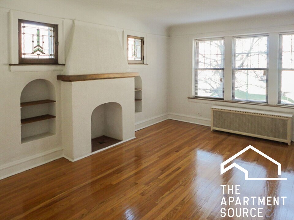 2611 W Berwyn Ave, Unit 1A in Chicago, IL - Building Photo