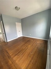 13 Monhagen Ave, Unit 11 in Middletown, NY - Building Photo - Building Photo