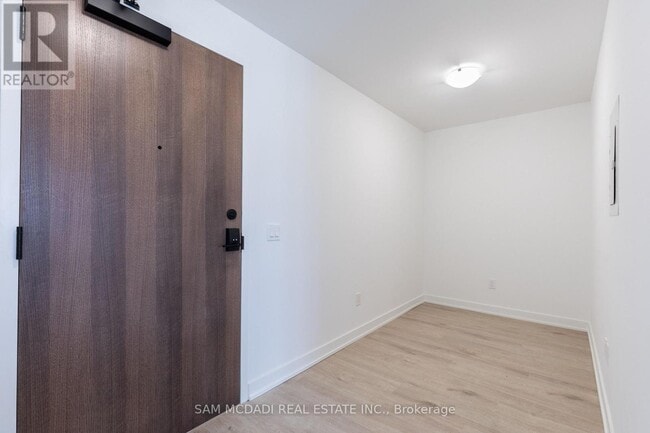 1035 Southdown Rd in Mississauga, ON - Building Photo - Building Photo